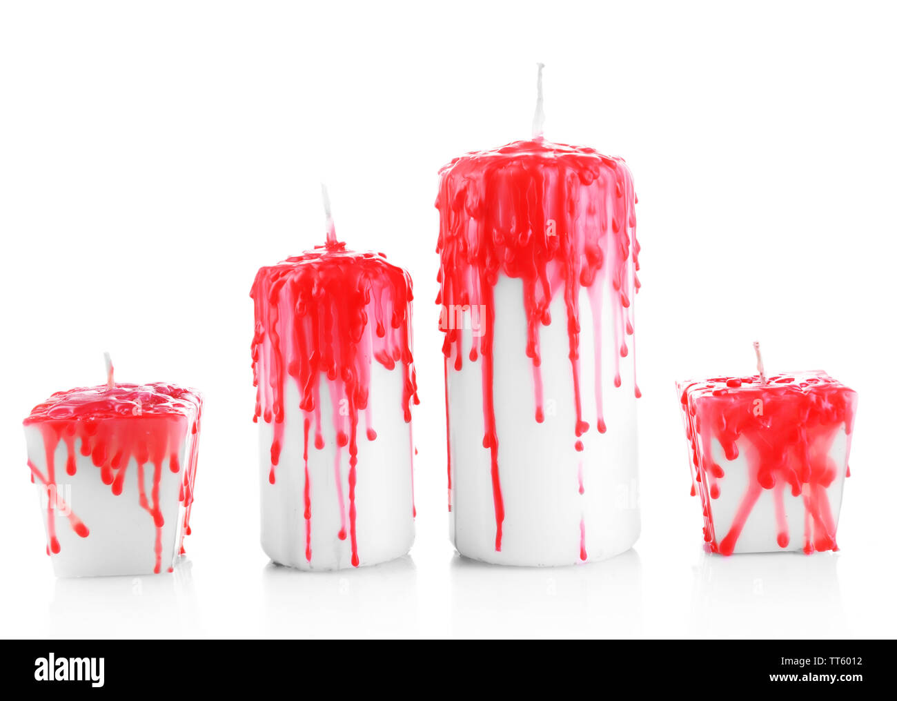 Bloody candele per Halloween holiday, isolato su bianco Foto Stock
