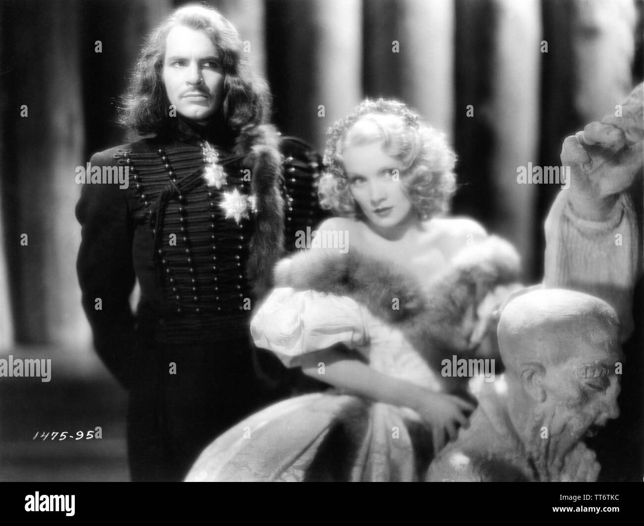 L'imperatrice Scarlatta 1934 John Lodge Immagini e Fotos Stock Alamy