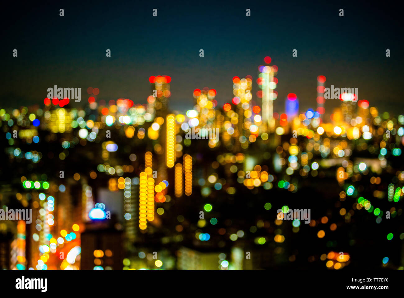 Vista aerea di strada nella città di Tokyo, cityscape skyline, sfocatura sfocatura della luce. Foto Stock