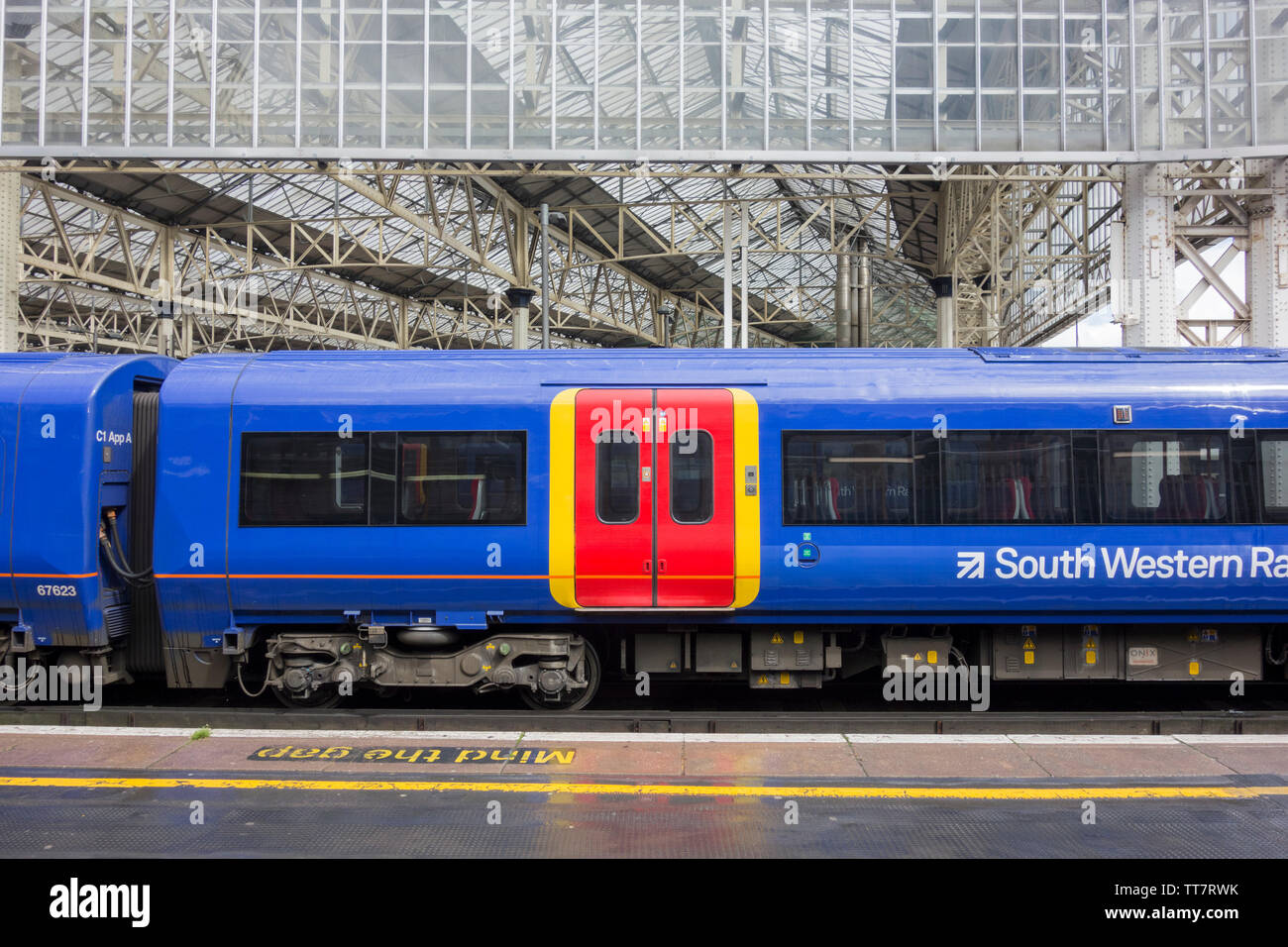 South Western Railway vagone ferroviario presso la stazione di Waterloo, London, Regno Unito Foto Stock