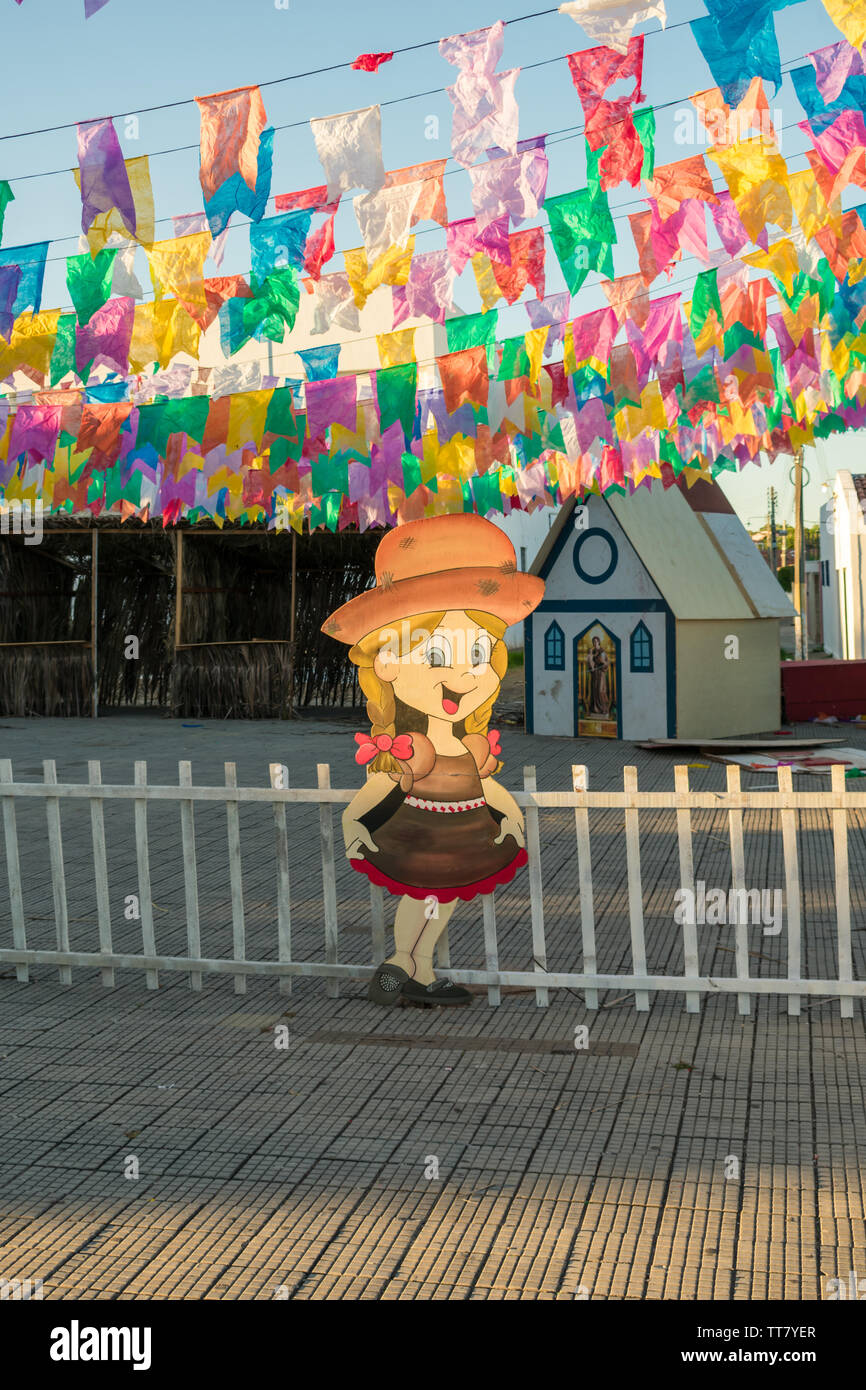 Oeiras, Brasile - Circa Giugno 2019: decorazioni per le feste di giugno (aka festas de Sao Joao) nel centro storico di Oeiras, Piauí Foto Stock