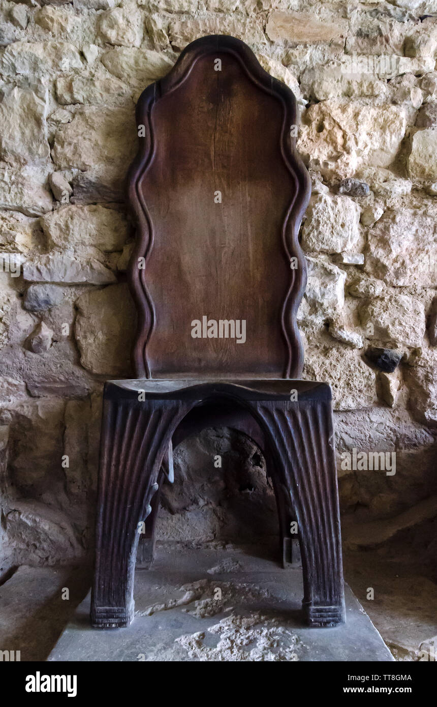 Il Palazzo di Cnosso, Creta / Grecia. Α modello in legno del Τhrone presso il sito archeologico di Cnosso. Il trono originale era in alabastro Foto Stock