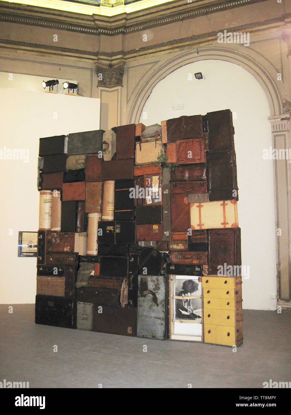 Installazione di arte valigie alla Biennale di Venezia 2015, l'Italia, Foto Stock