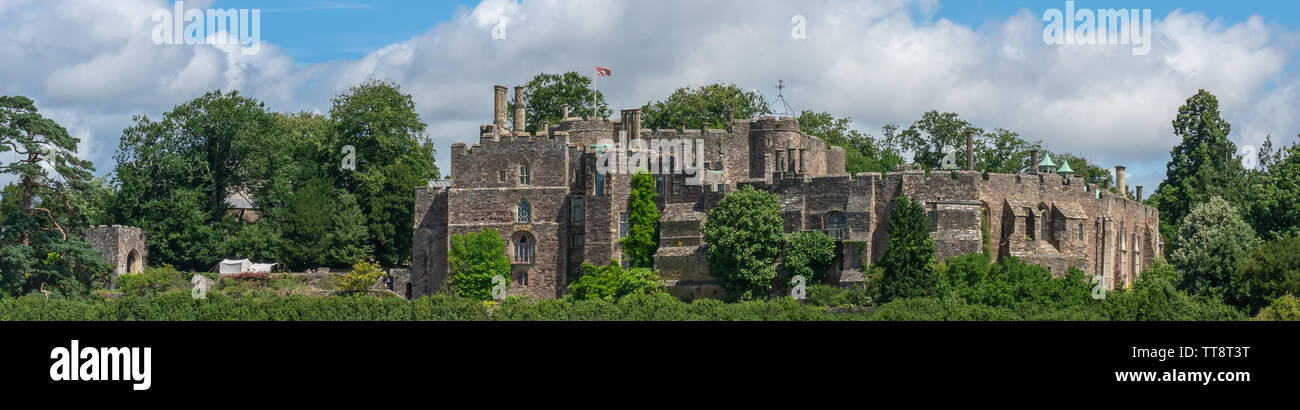 L'antica fortezza del castello di Berkeley, il Costwolds, Gloucestershire, Regno Unito Foto Stock