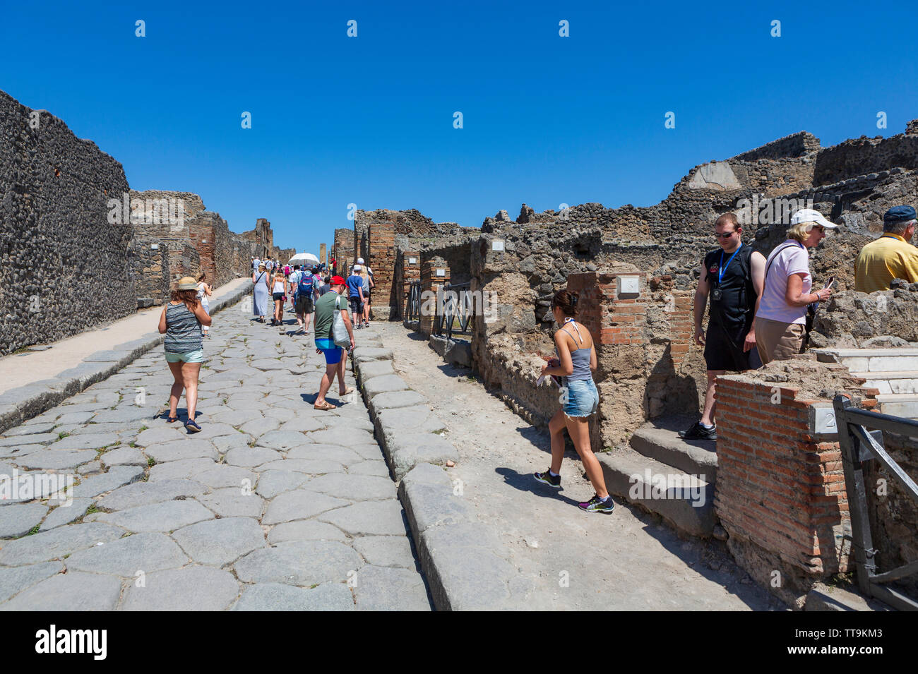 Pompei, antica città romana nei pressi di Napoli moderno nella regione Campania Italia che è stata sepolta sotto 4 a 6 m di ceneri vulcaniche e pomice in er Foto Stock