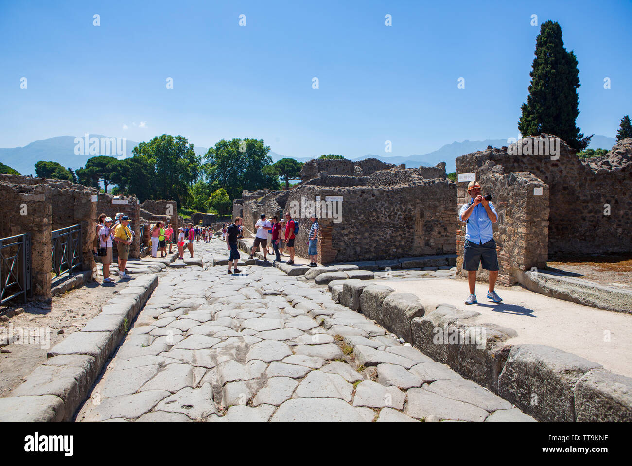 Pompei, antica città romana nei pressi di Napoli moderno nella regione Campania Italia che è stata sepolta sotto 4 a 6 m di ceneri vulcaniche e pomice in er Foto Stock