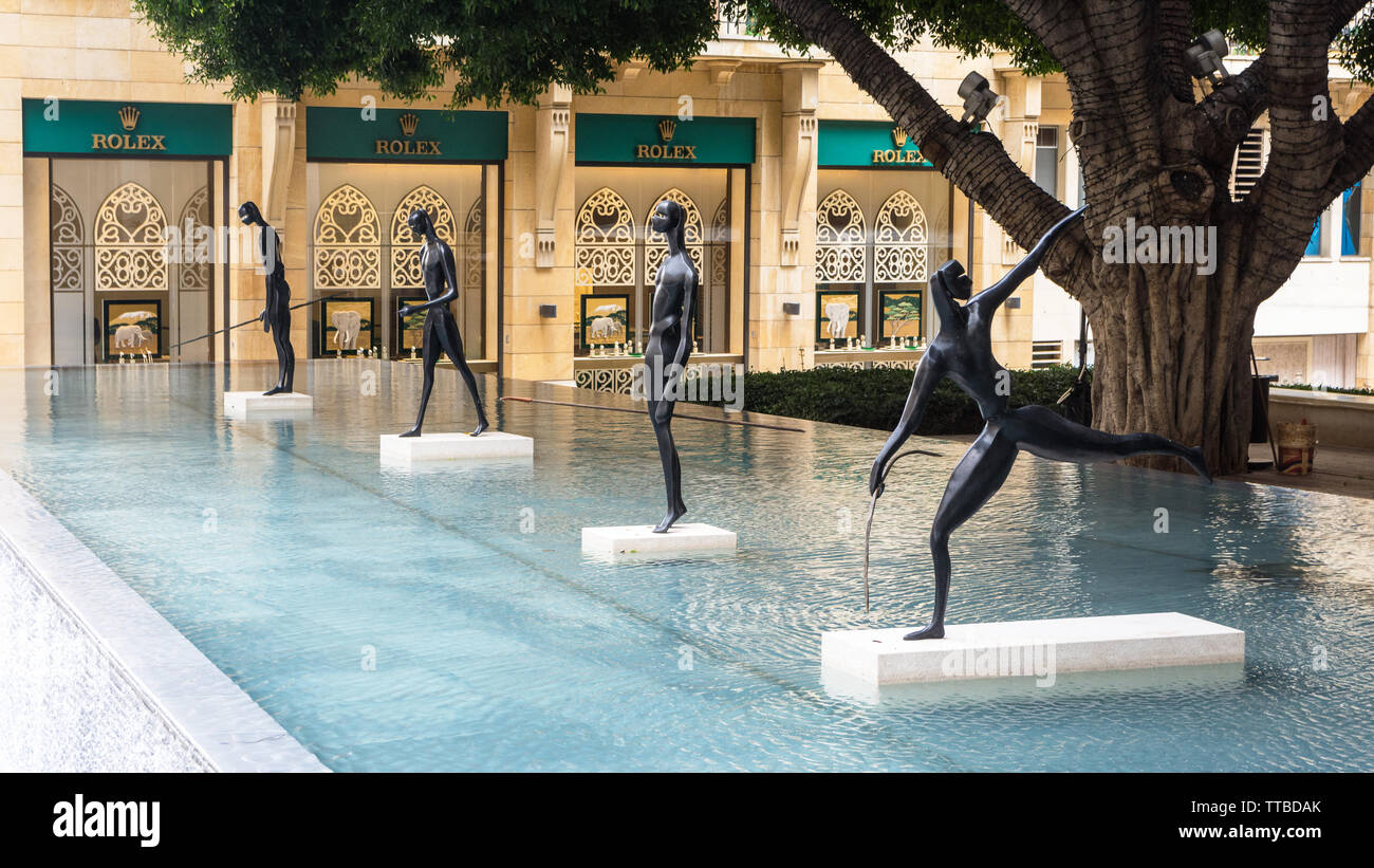 I Guerrieri di Antonio Signorini, sculture in mostra al giardino Samir Kassir, Distretto Centrale, Beirut, Libano Foto Stock