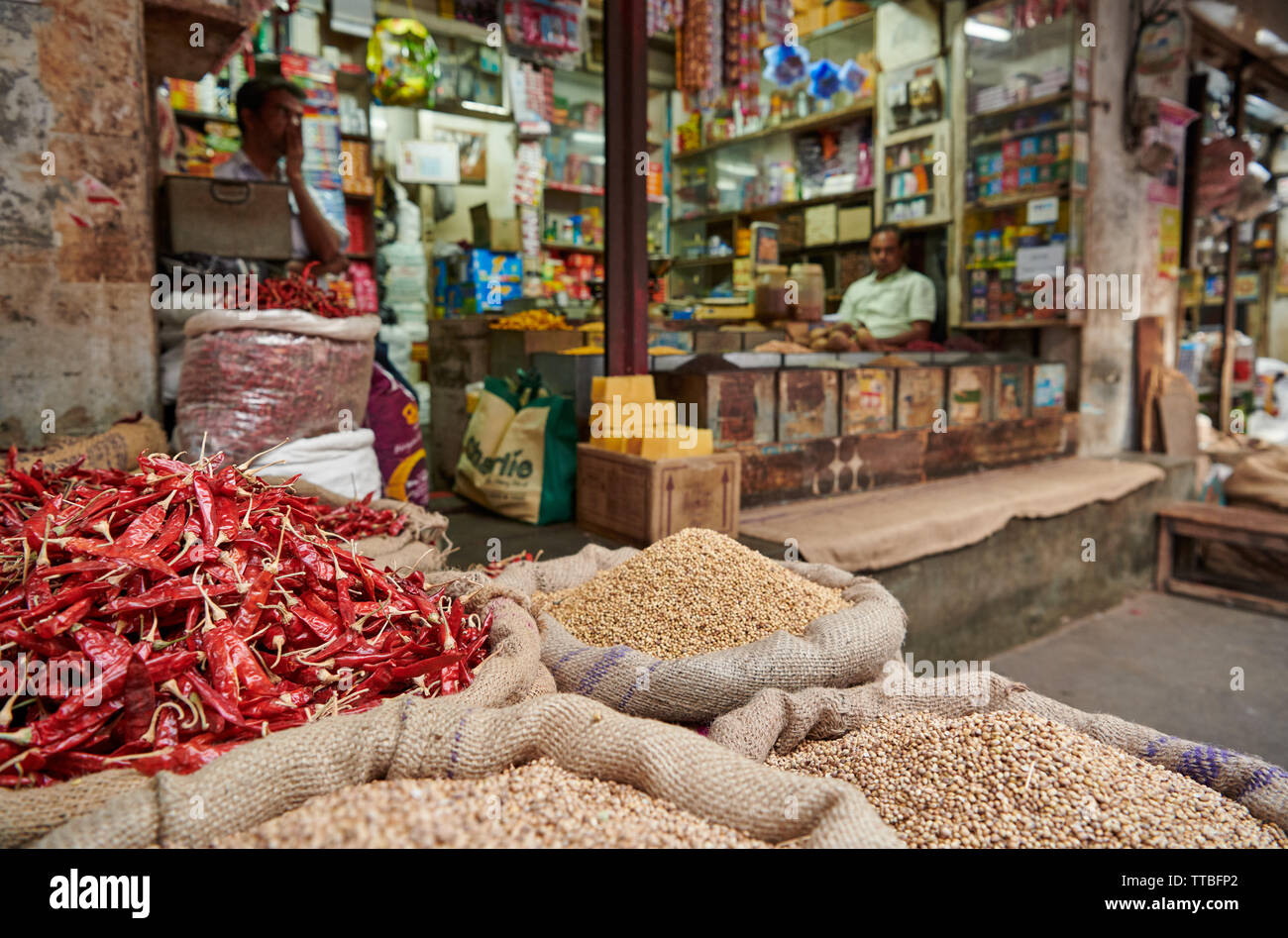 Spezie Devaraja sul mercato di frutta e verdura, Mysore, Karnataka, India Foto Stock