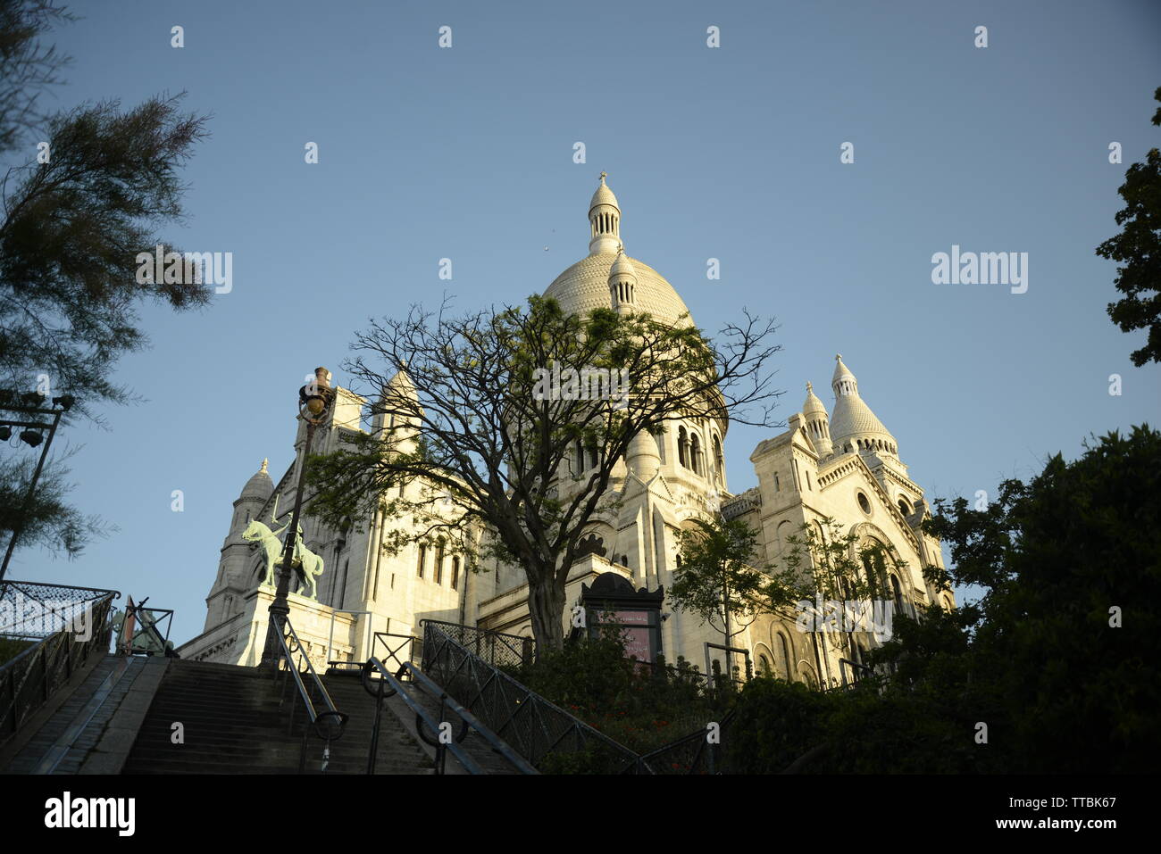 Salendo al Sacré-Coeur, pasakdek Foto Stock