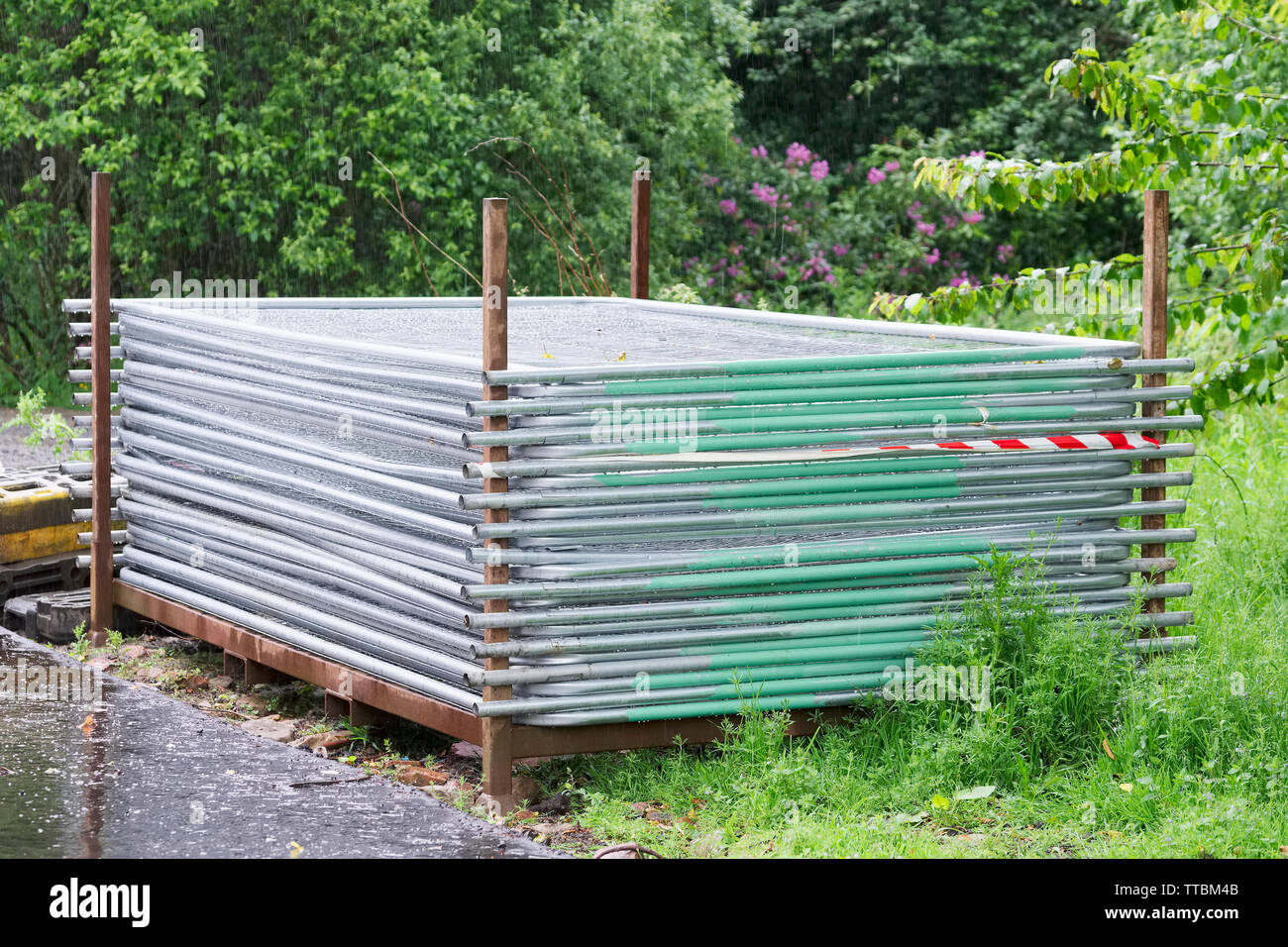 Heras temporanea dello stack di recinzione in pila Foto Stock