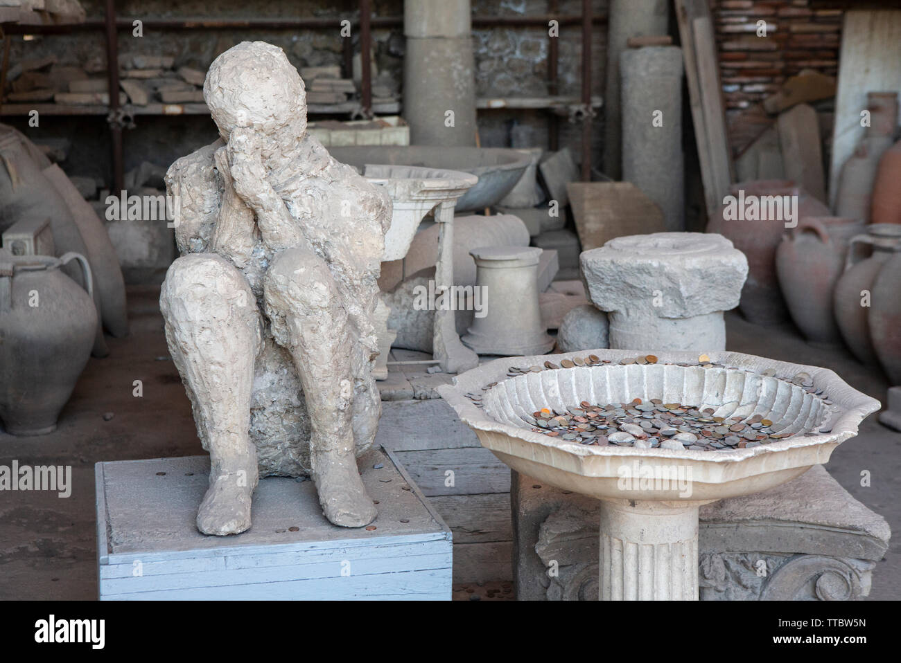 Pompei, antica città romana nei pressi di Napoli moderno nella regione Campania Italia che è stata sepolta sotto 4 a 6 m di ceneri vulcaniche e pomice in er Foto Stock