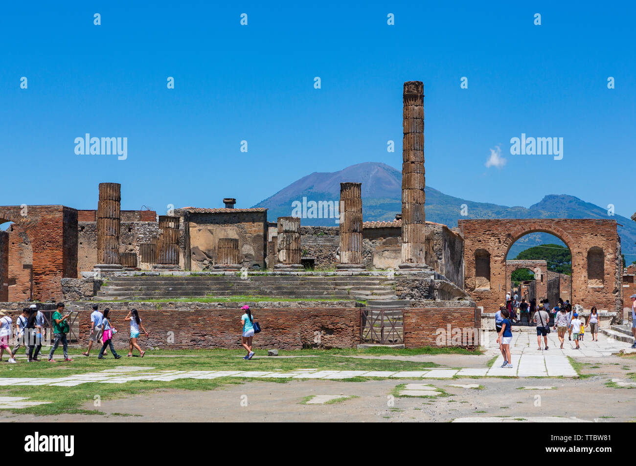Pompei, antica città romana nei pressi di Napoli moderno nella regione Campania Italia che è stata sepolta sotto 4 a 6 m di ceneri vulcaniche e pomice in er Foto Stock
