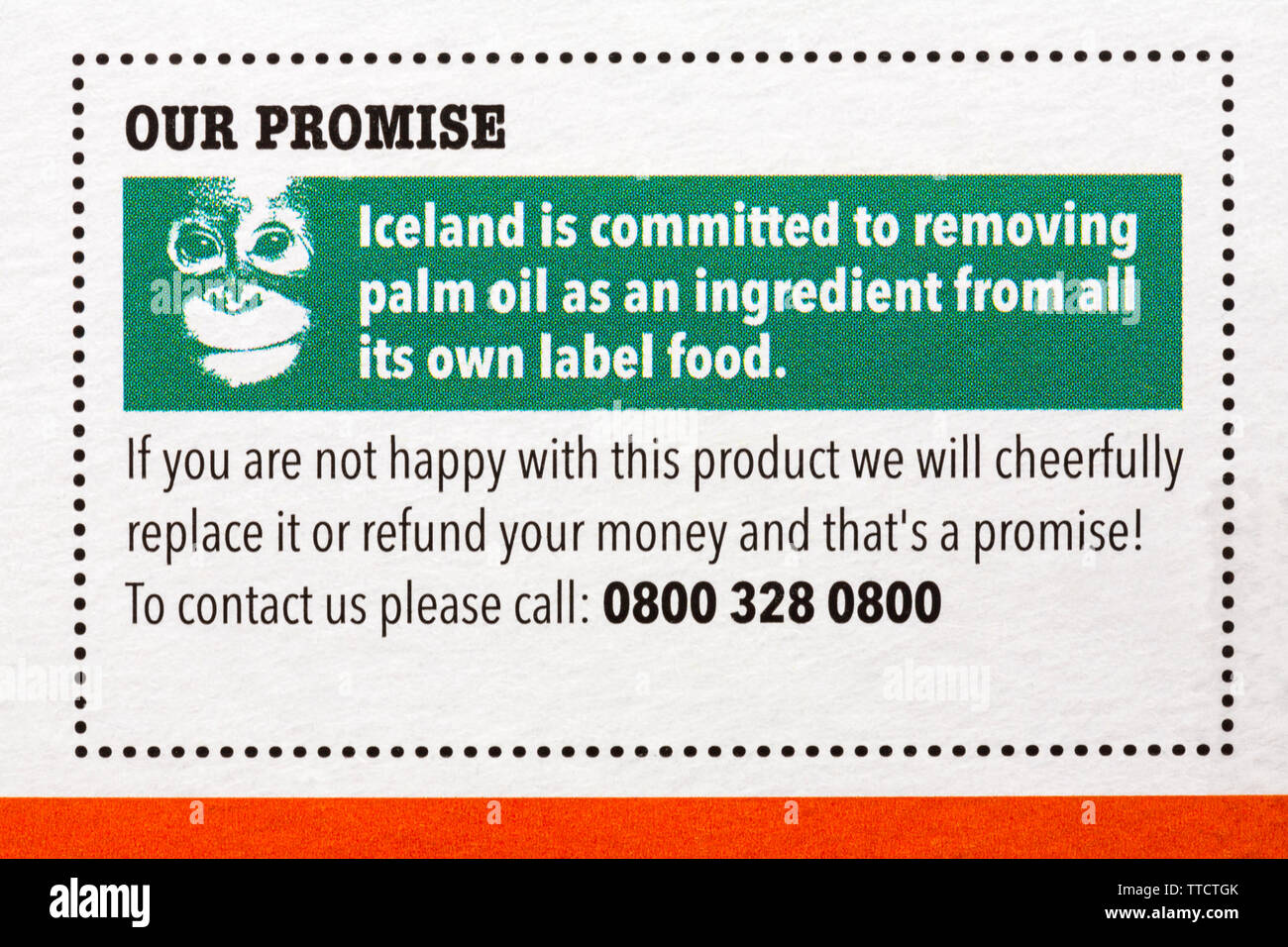 L'Islanda è impegnata per la rimozione di olio di palma come ingrediente da tutta la sua propria etichetta alimentare - promessa sulla scatola di Islanda Toffee & vaniglia 6 coni gelati Foto Stock