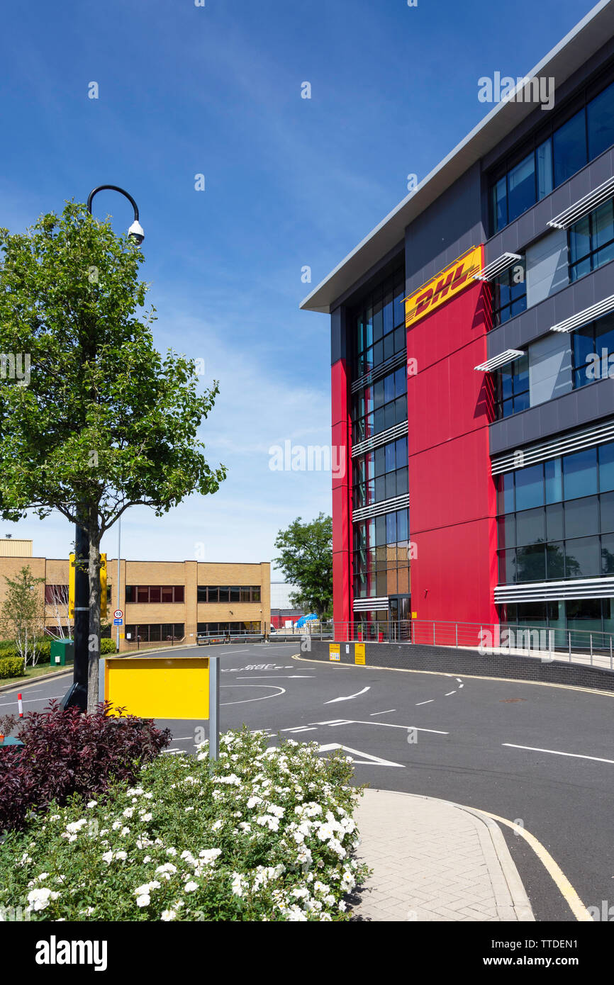 DHL Express Sede Centrale, Meridionale unità mozzo 1, Horton Road, Colnbrook con Poyle, Berkshire, Inghilterra, Regno Unito Foto Stock