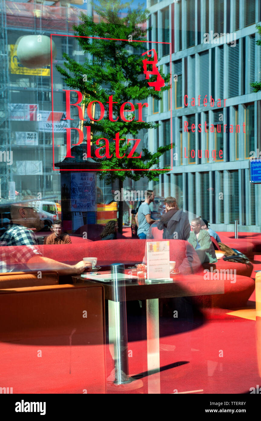 Impressioni della famosa piazza Rossa nella città di San Gallo, Svizzera Foto Stock