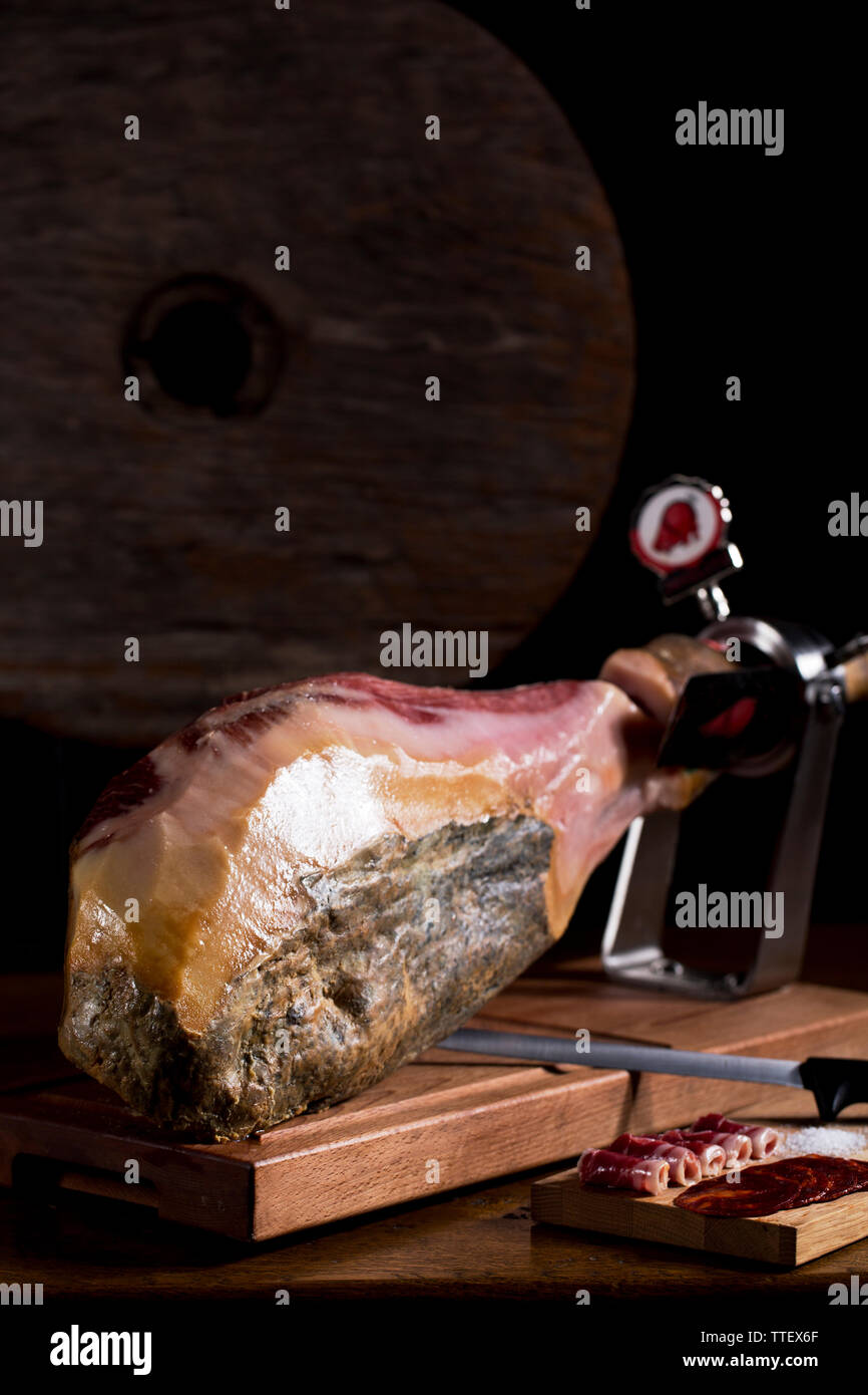 Tutto il prosciutto dalla Spagna con uno scenario Foto Stock