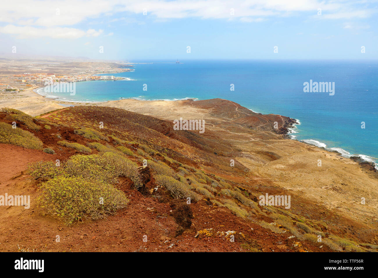 Fantastiche vedute di El Medano dal Montana Roja (Montagna Rossa), Tenerife, Spagna, Europa. Foto artistiche. Bellezza Mondo. Foto Stock