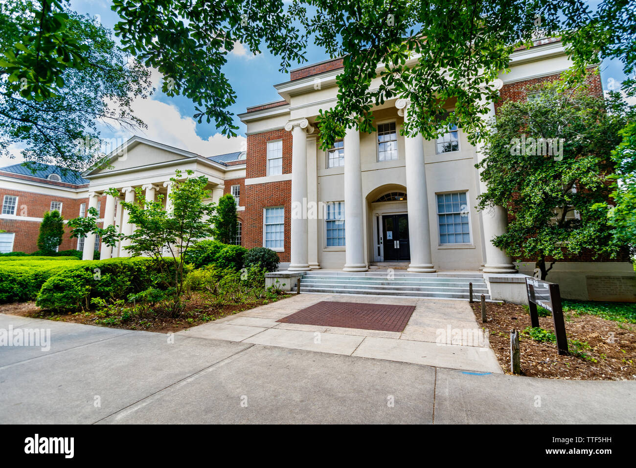 Atene, GA, Stati Uniti d'America - 3 maggio: Brooks Hall il 3 maggio 2019 presso il Terry College of Business - Università della Georgia in Atene, la Georgia. Foto Stock