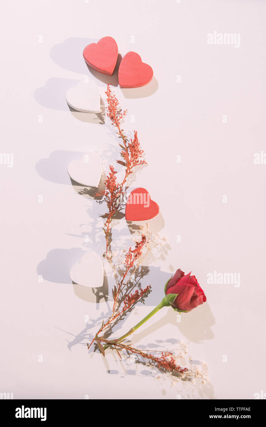 San Valentino del concetto su sfondo bianco Foto Stock
