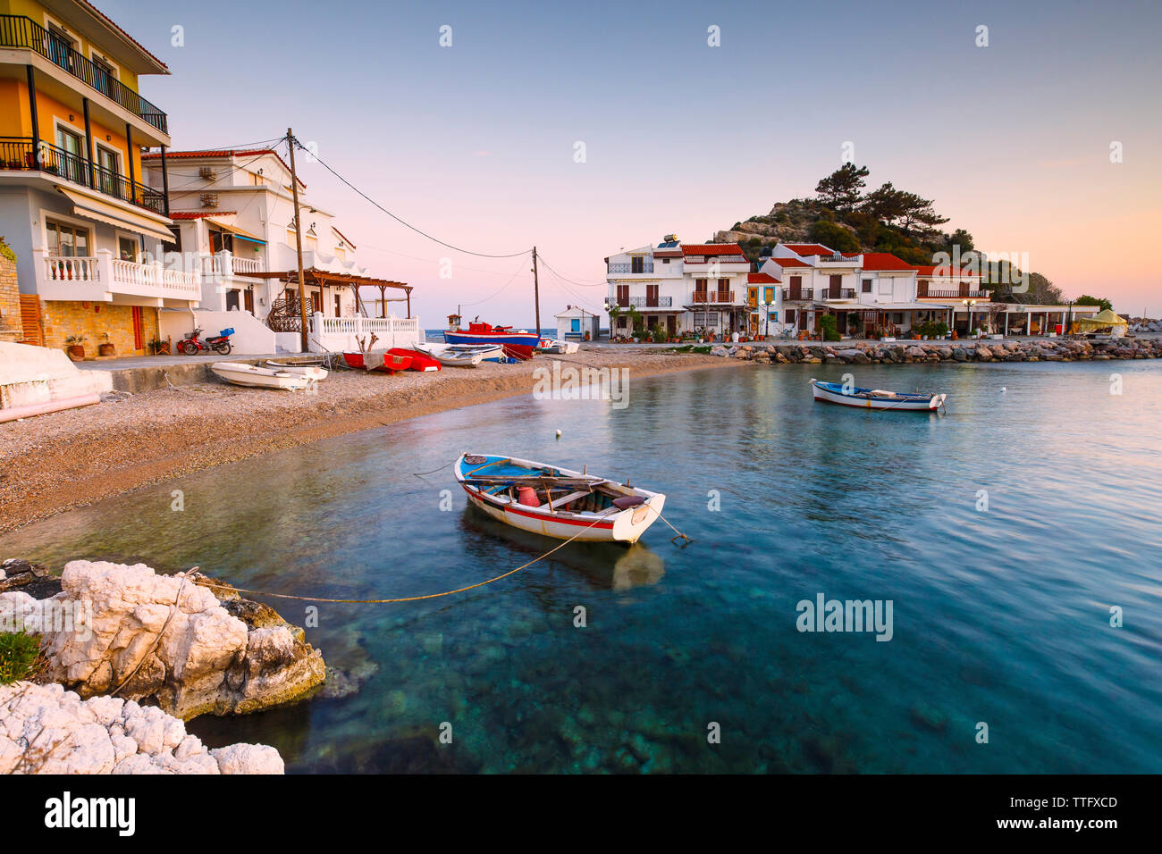 Il pittoresco villaggio di Kokkari sull isola di Samos, Grecia. Foto Stock