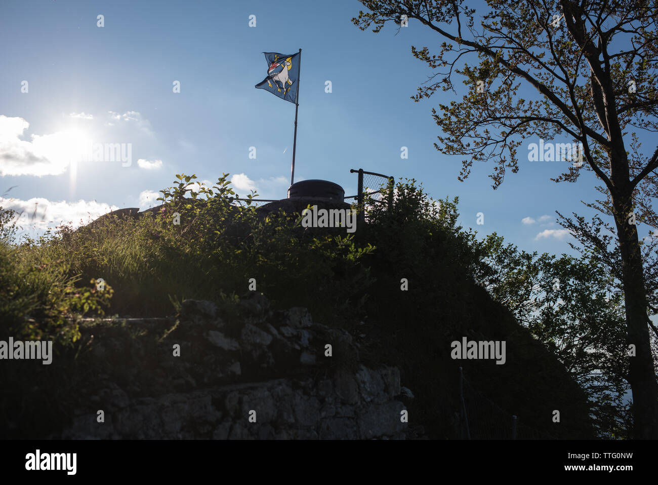 Lauchflue 1042m nel Giura svizzero, con l'Osservatorio militare della prima guerra mondiale. Molto bella area escursionistica con grandi viste. Foto Stock