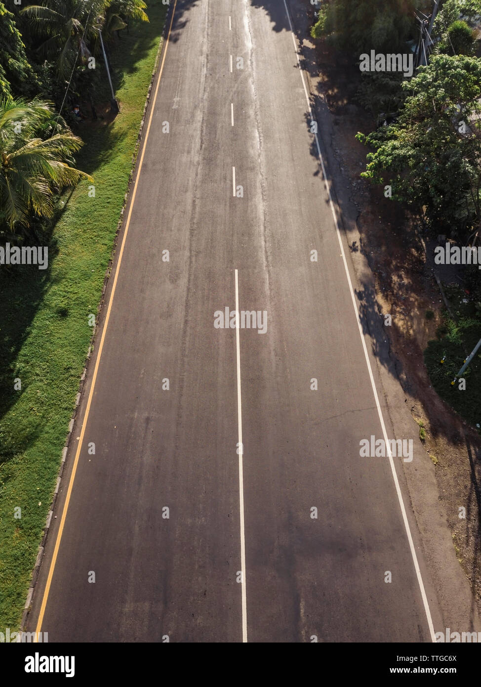 Vista aerea di strade vuote in città Foto Stock