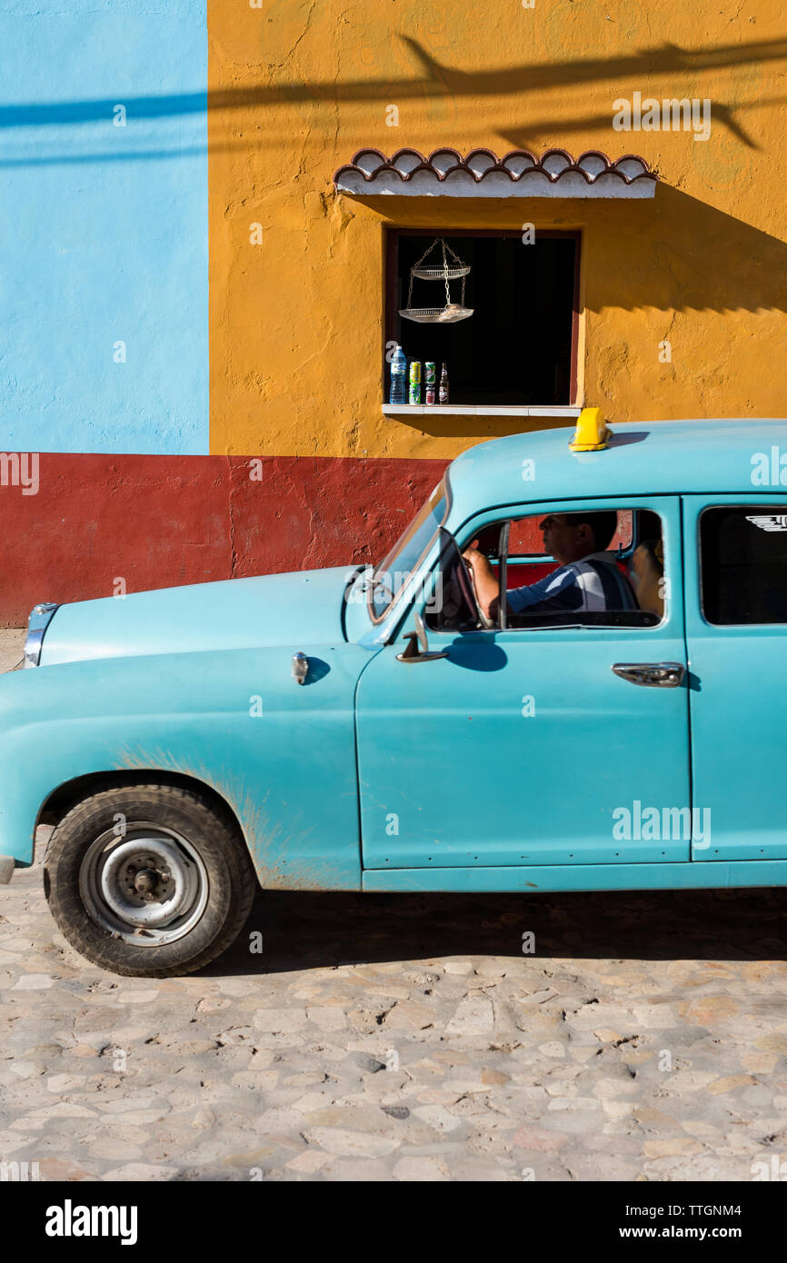 Taxi lungo le antiche strade di Trinidad, Cuba Foto Stock
