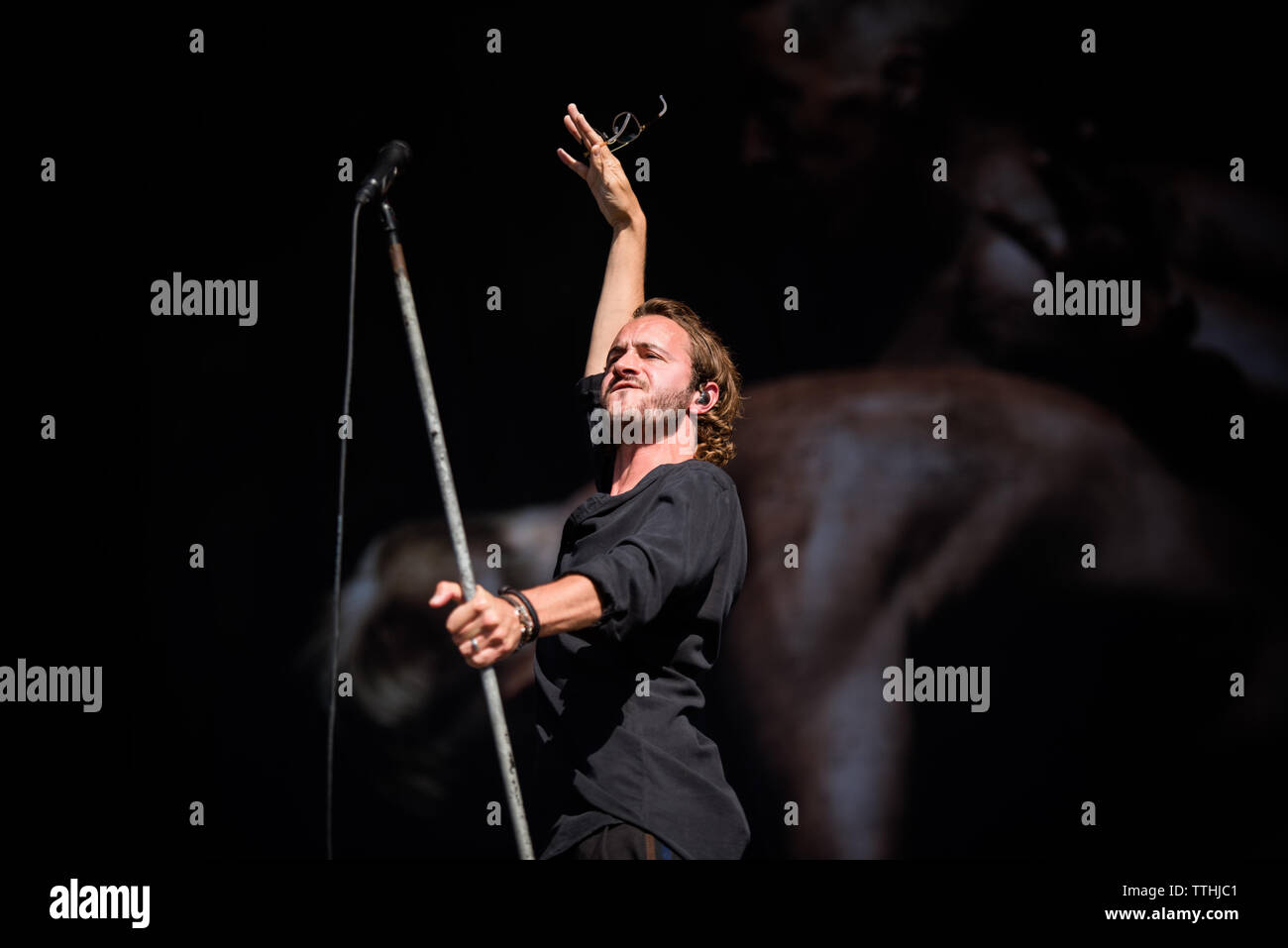 Tom Smith, cantante della band inglese redattori, esecuzione dal vivo sul palco a Firenze rocce Festival 2019, apertura per la cura Foto Stock