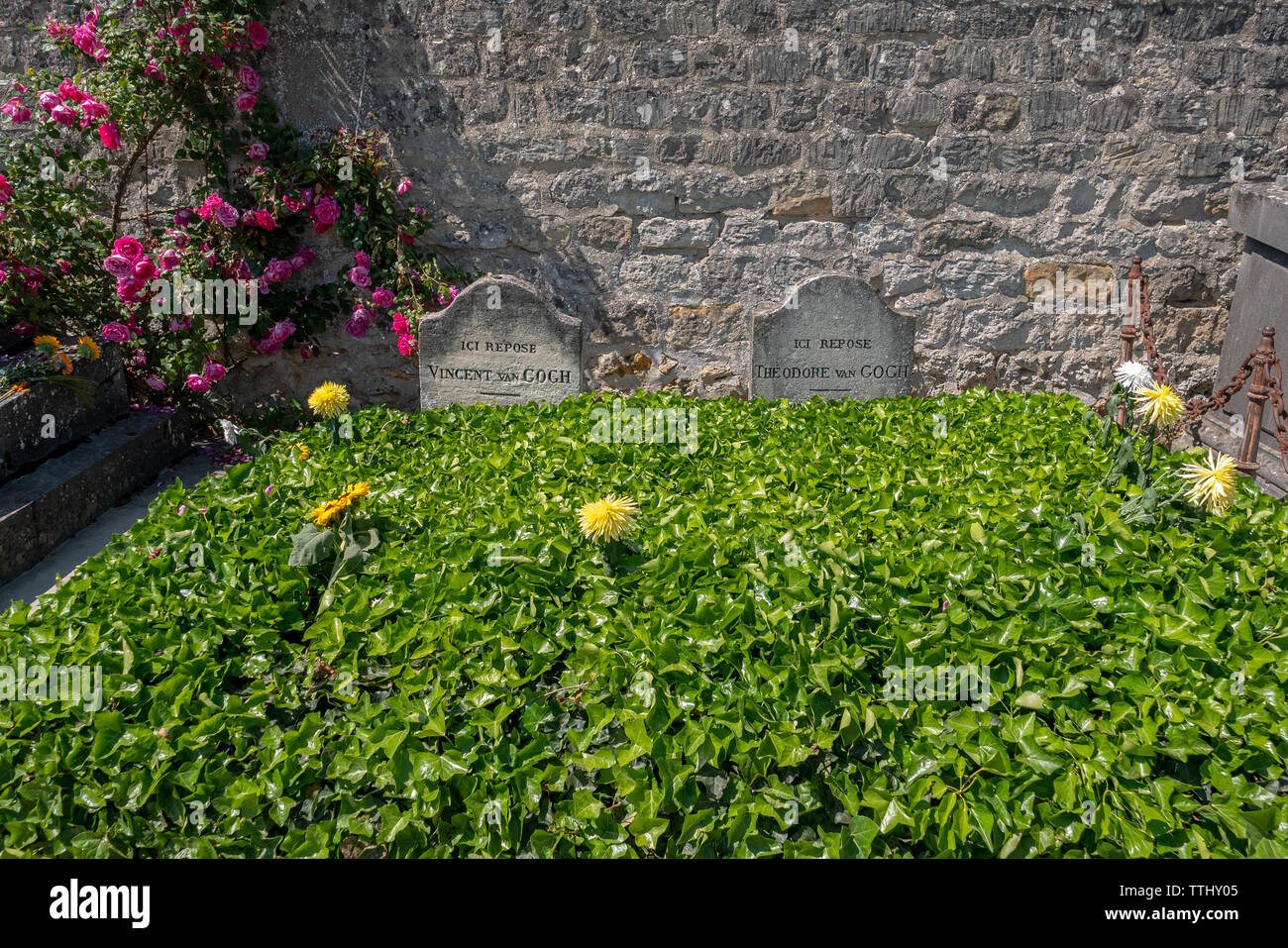 La tomba di Vincent Van Gogh presso il cimitero di Auvers-sur-Oise, Francia Foto Stock
