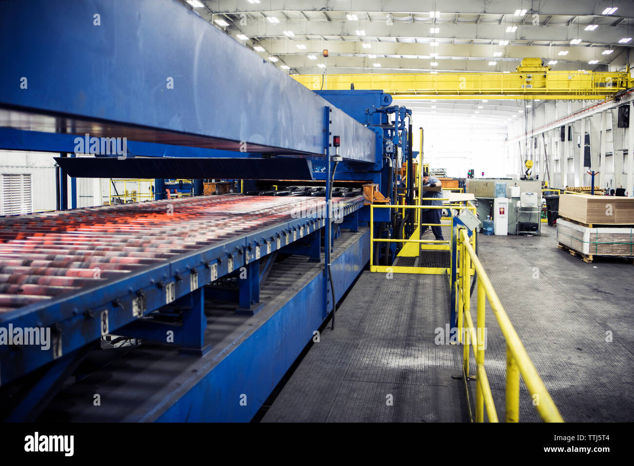 Vista di macchinari in industria del metallo Foto Stock
