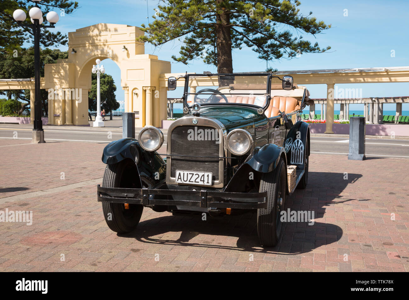 Vecchia auto d'epoca degli anni trenta Napier Street, Nuova Zelanda Foto Stock