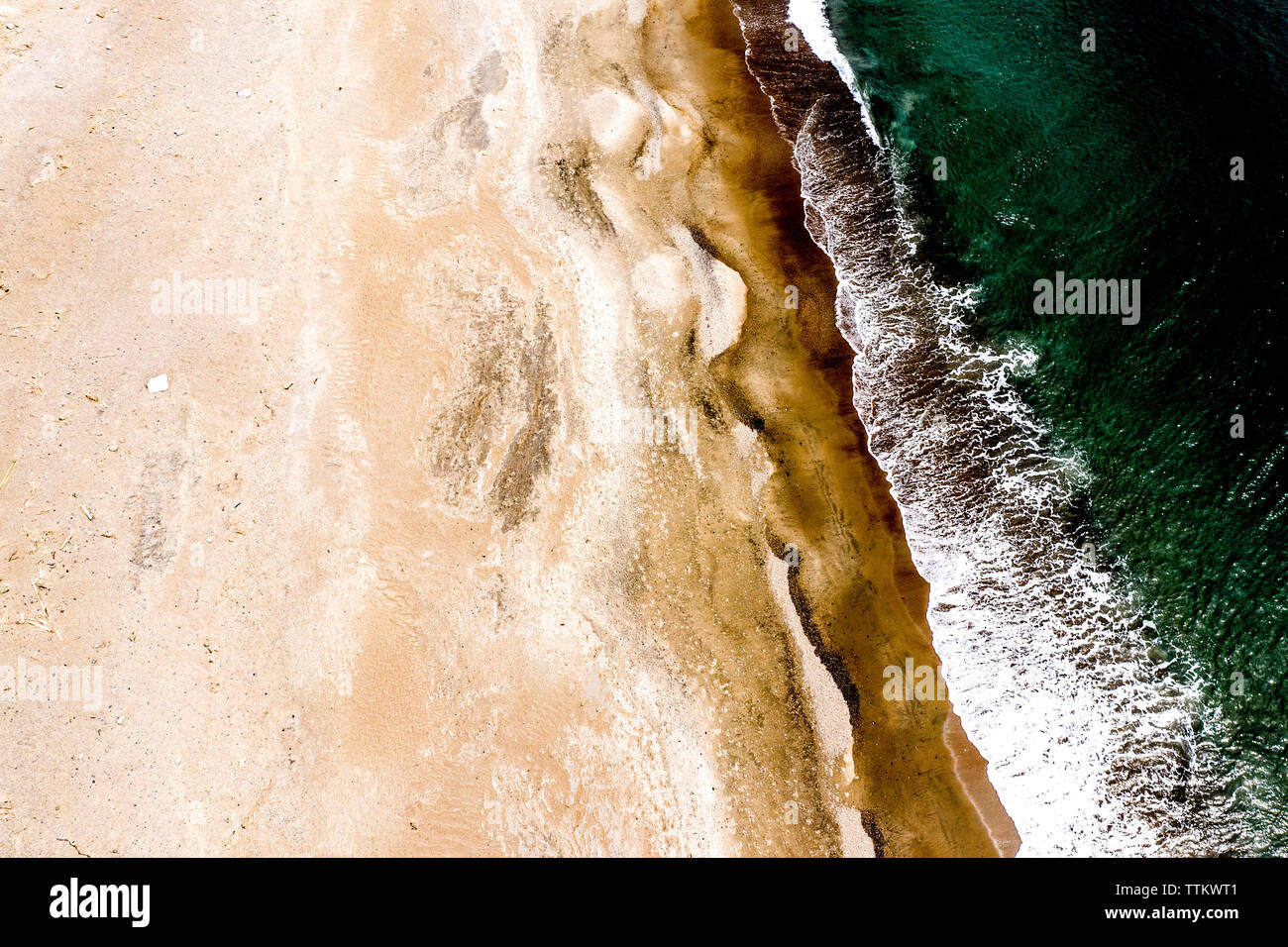 Vista aerea della spiaggia deserta e la zona costiera in Giappone Foto Stock