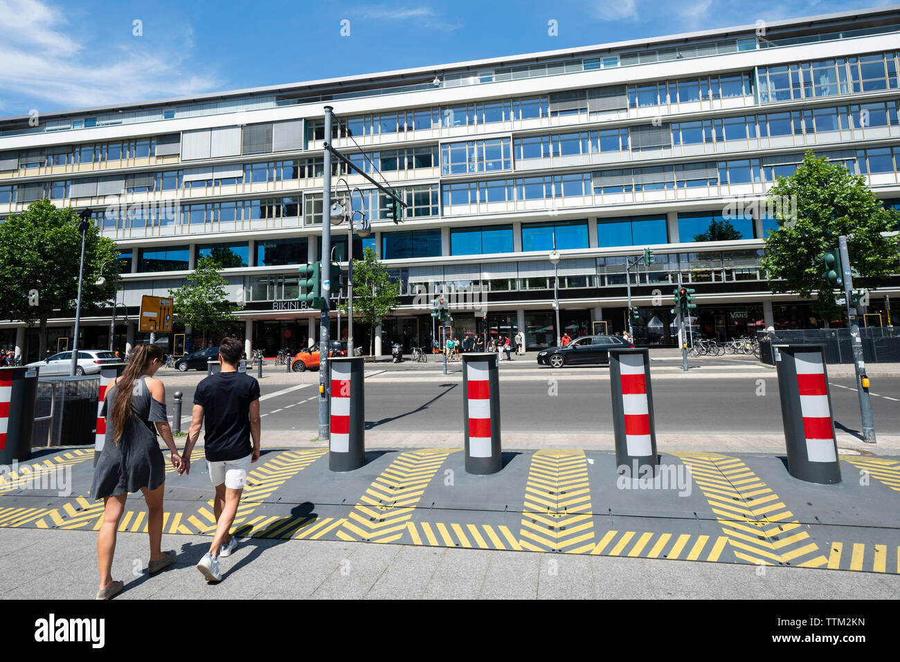 Barriere di sicurezza su Budapester Strasse in Europa Center a Berlino , Germania Foto Stock