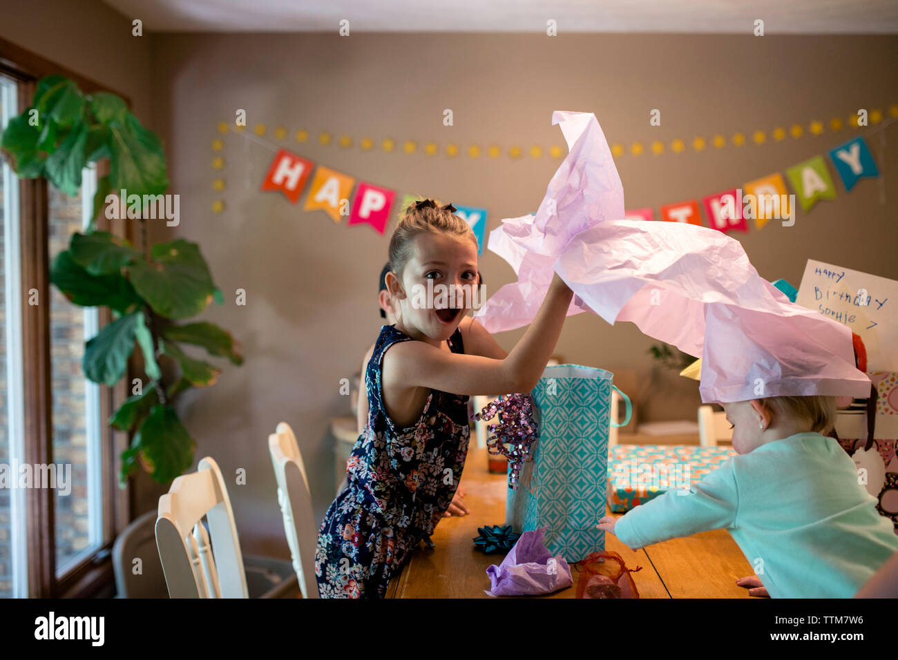 Compleanno Di Sorelle Immagini E Fotos Stock Alamy