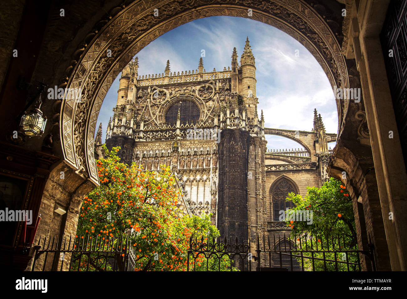 Cattedrale di Siviglia e dalla torre Giralda, Sevilla, Spagna. Foto Stock