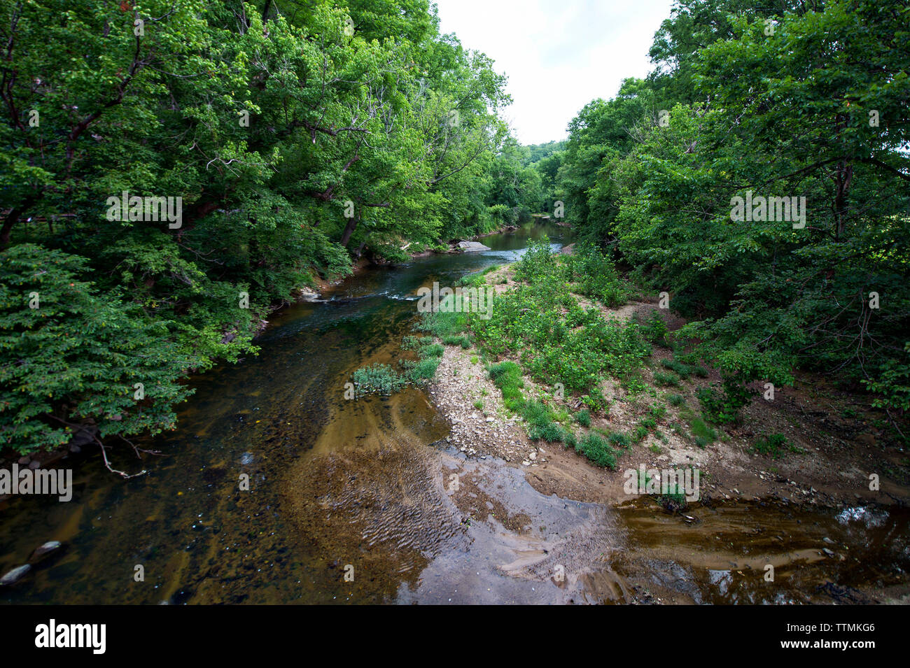 Stati Uniti - Giugno 27, 2016: Il Goose Creek uno dei molti scenic vie navigabili in Loudoun County Virginia. Questa vista è vicino a Middleburg Foxcroft e. ( Foto Stock
