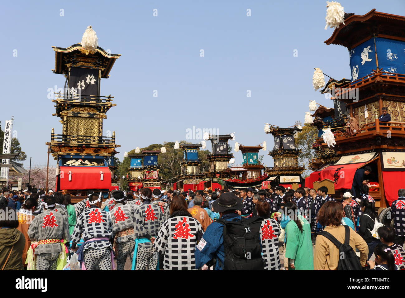 Tre livelli di galleggianti a Inuyama Festival di Primavera in Giappone Foto Stock