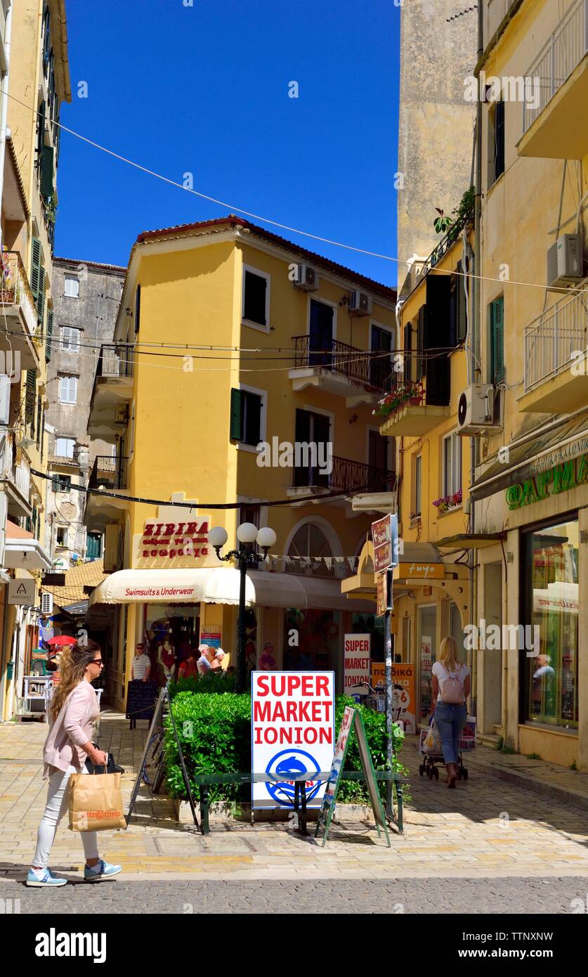 Corfu Old Town,negozi,street,Kerkyra,Grecia,isole greche,Isole Ionie Foto Stock