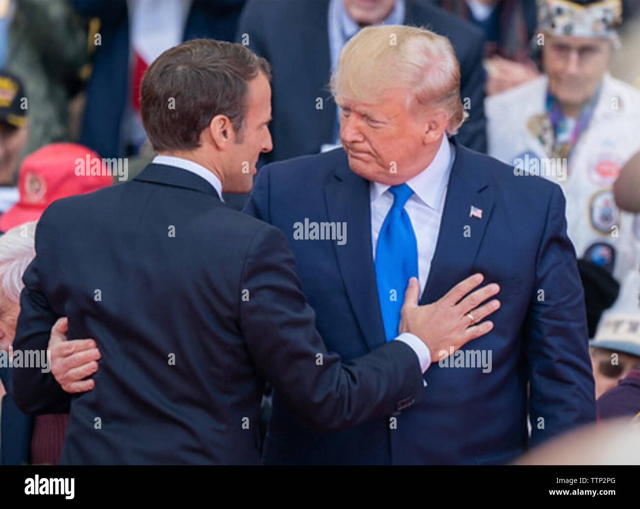 Presidente TRUMP E PRESIDENTE MACRON di Francia presso il D-Day eventi anniversario nel 2019. Foto: Casa Bianca Foto Stock