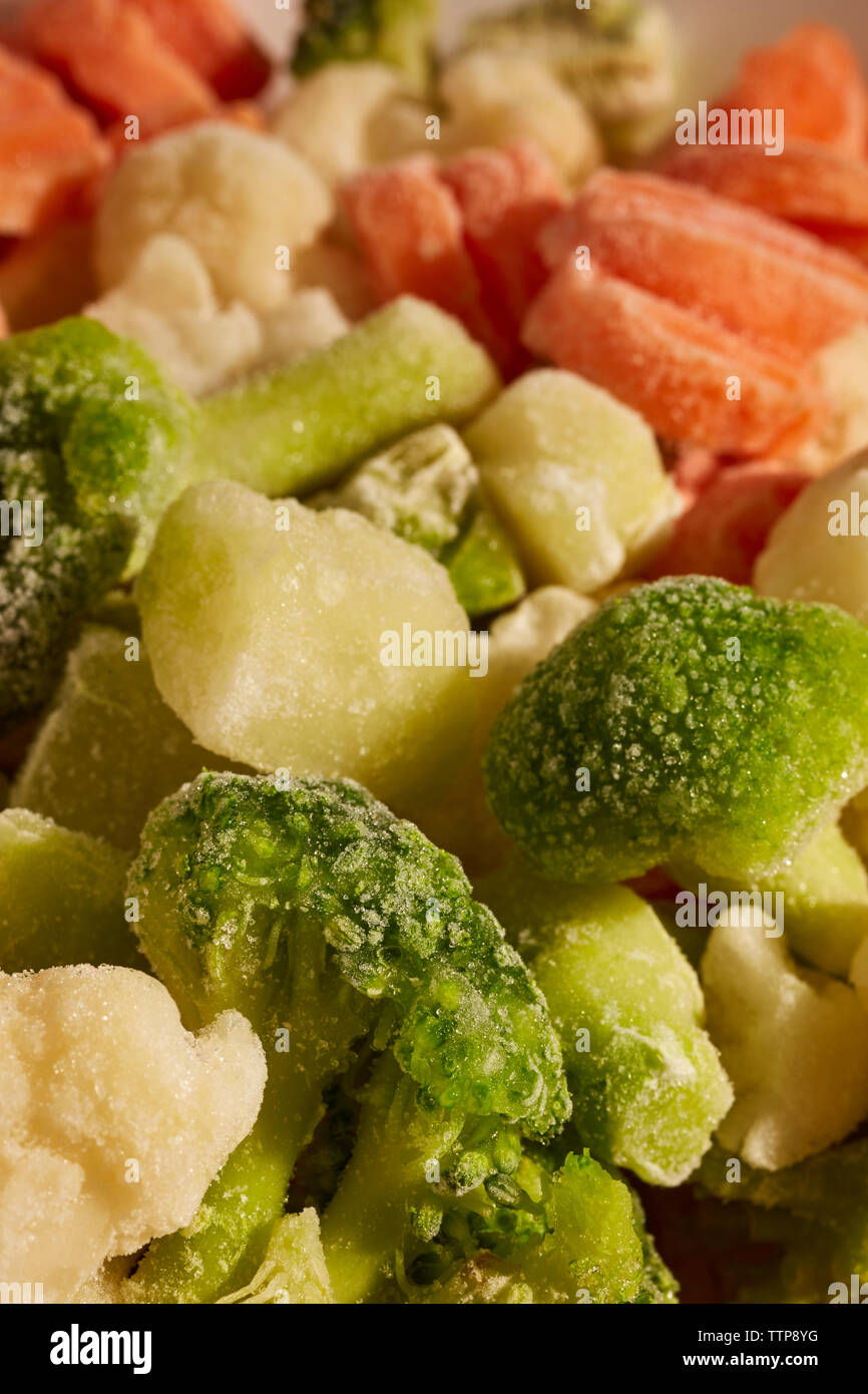 Azienda agricola realizzata congelati alla rinfusa di verdure miste da Lancaster County, Pennsylvania, Stati Uniti d'America in plastica di un sacchetto da freezer Foto Stock