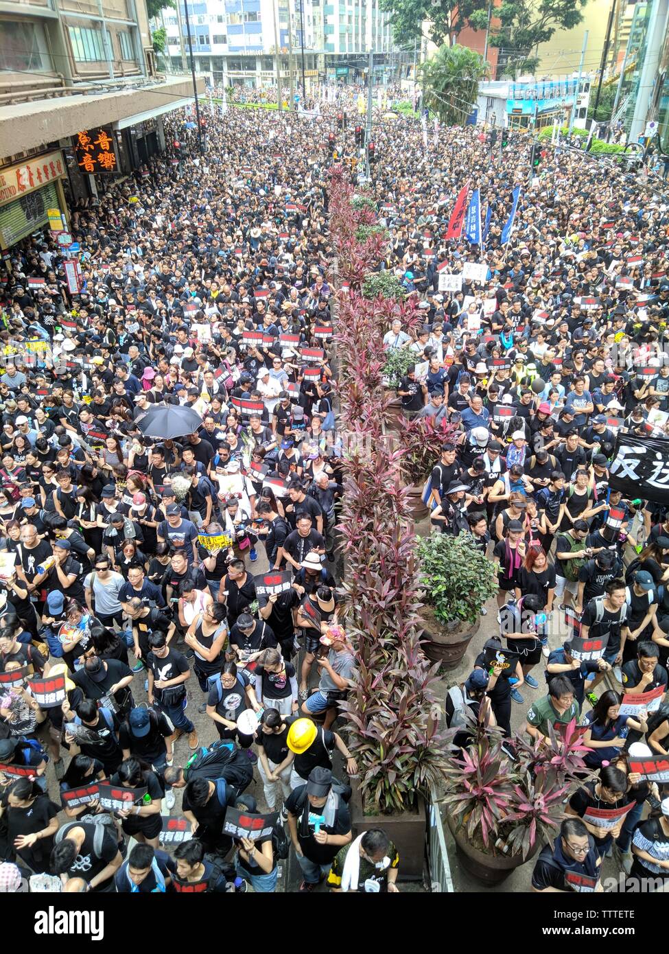 Hong Kong, 16 Giugno 2019 - folla di protesta in la Causeway Bay di Hong Kong, contro la legge in materia di estradizione del governo. Foto Stock