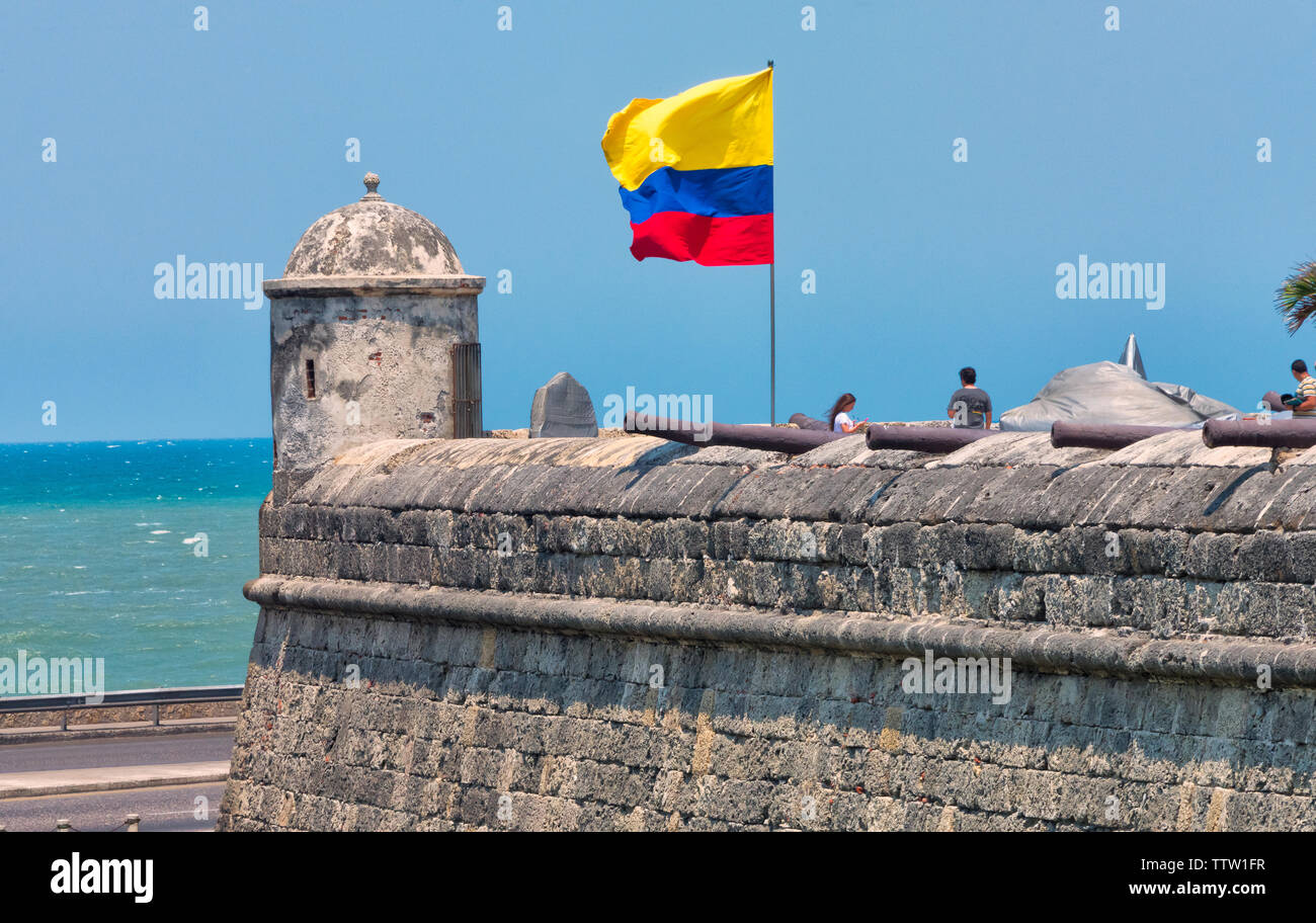 Le pareti e il cannone nella città vecchia, Cartagena, sito Patrimonio Mondiale dell'UNESCO, Dipartimento di Bolivar, Colombia Foto Stock