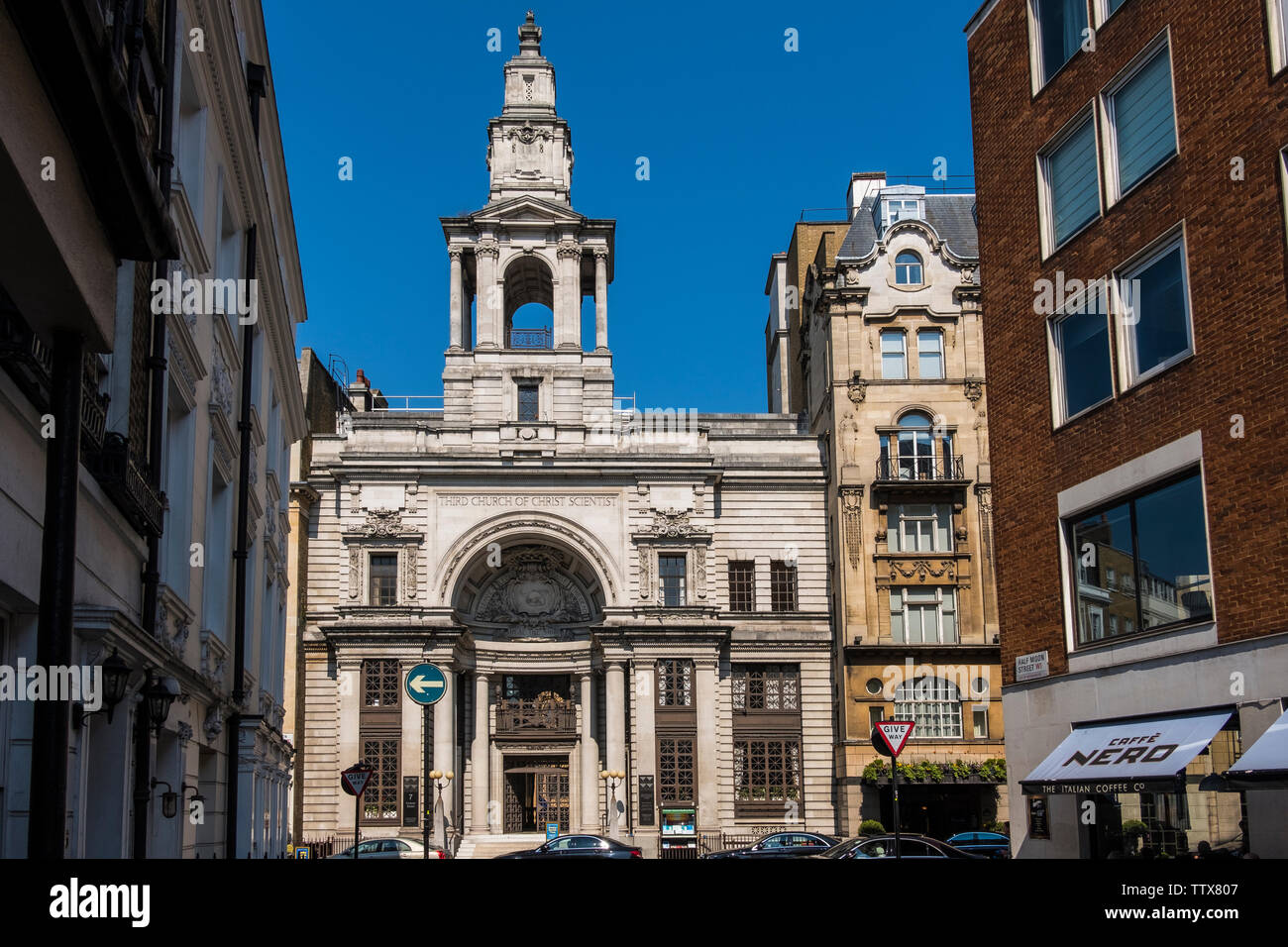 La terza chiesa di Cristo, scienziato, London è un ramo della prima Chiesa di Cristo, scienziato a Boston negli Stati Uniti. Il Curzon Street, London, England, Regno Unito Foto Stock