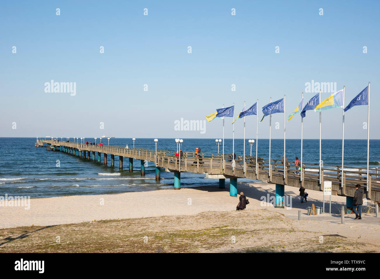 Ponte del mare presso il Baltic resort Binz, isola di Rügen, Meclemburgo-Pomerania Occidentale, Germania, Europa Foto Stock