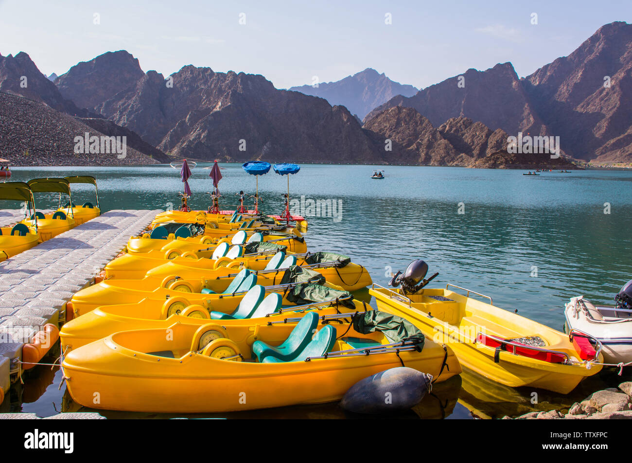 Hatta acqua della diga bel posto per Acqua avventura Attività come il safari in barca Kayak acqua bike famosa attrazione turistica Foto Stock