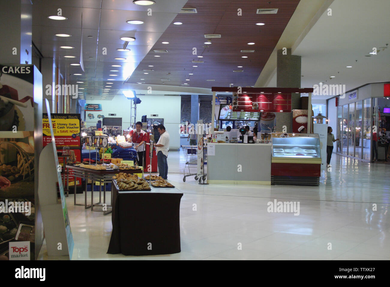 Interni di un centro commerciale, Phuket, Thailandia Foto Stock