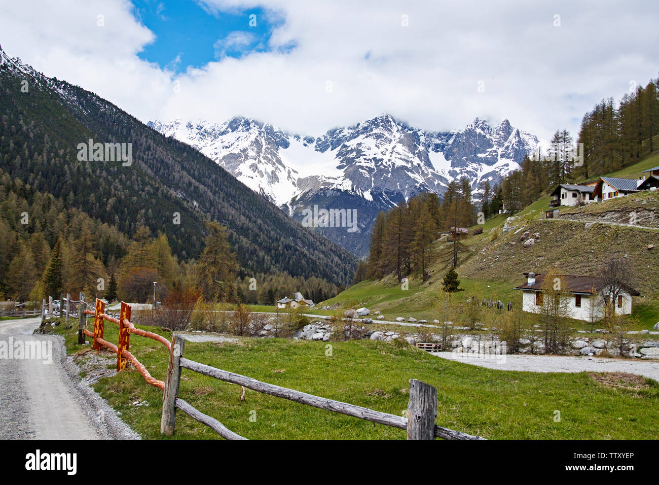 Paesaggio di montagna delle Alpi in Europa Foto Stock