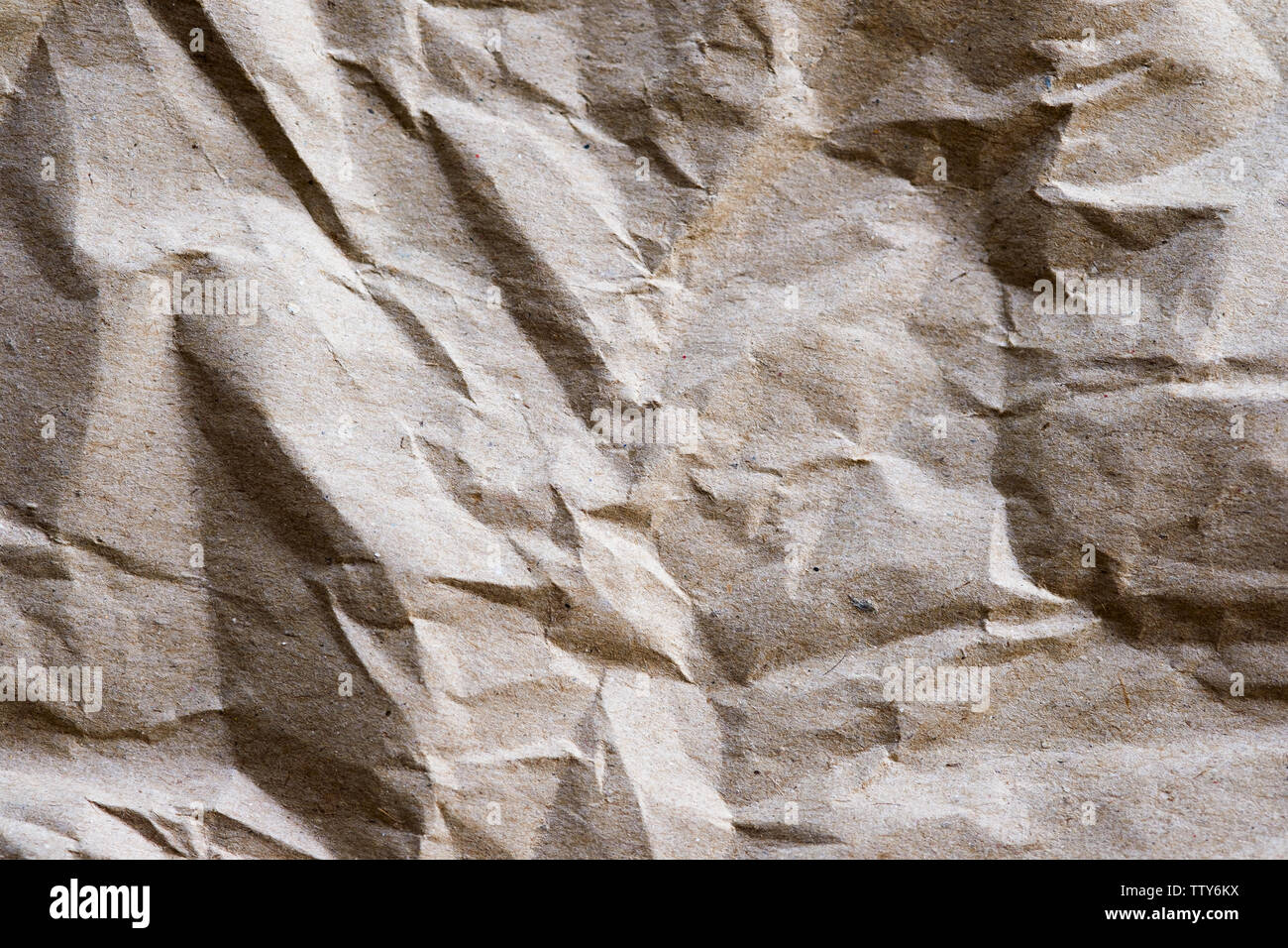 Imballaggio marrone carta accartocciata riciclare sfondo texture Foto Stock