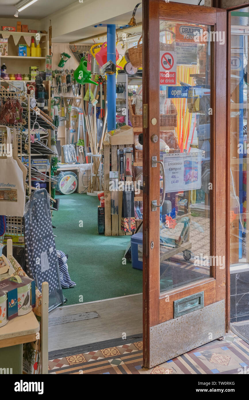 Tradizionale Hardware Shop - interno Foto Stock