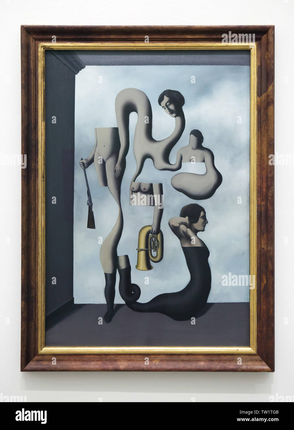 Dipinto 'l'Acrobat idee' dal belga artista surrealista René Magritte (1928) sul display nella Pinakothek der Moderne di Monaco di Baviera, Germania. Foto Stock